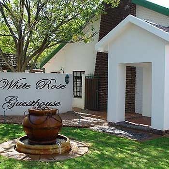 A White Rose Guest House Bloemfontein Ngoại thất bức ảnh