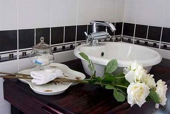 A White Rose Guest House Bloemfontein Ngoại thất bức ảnh
